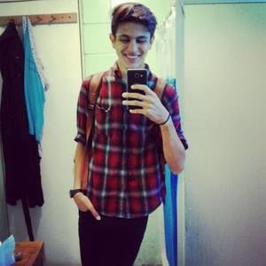 Meet your Posher, Luis